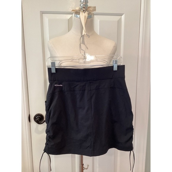 Columbia Skort Tennis Golf Pickleball Sports Black Ruching Omni-Shield - Medium - Picture 4 of 9
